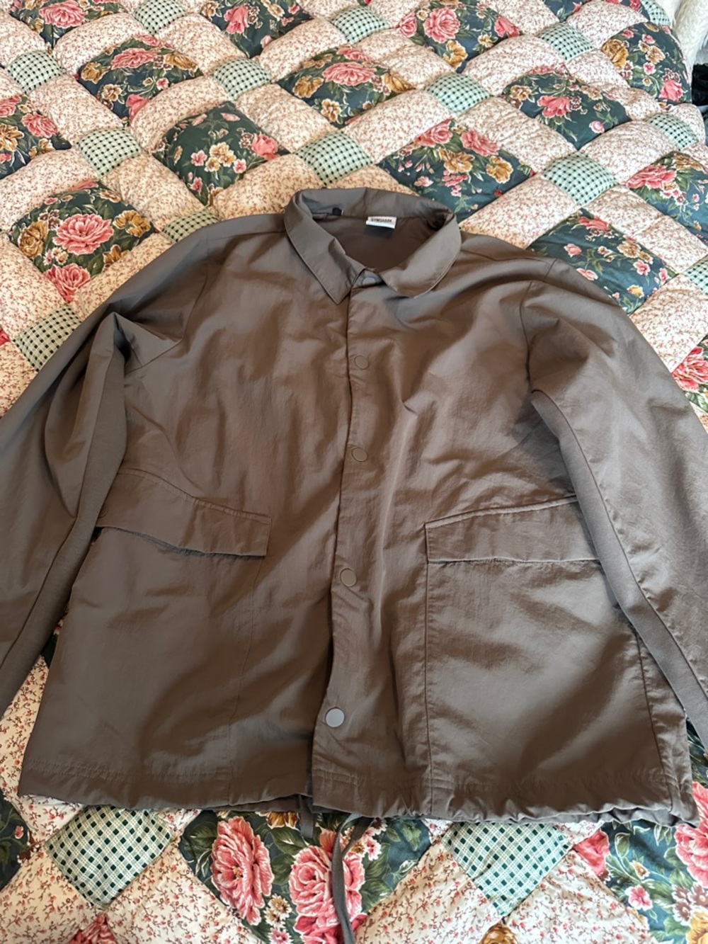B—Gymshark Men's Olive Green Lightweight Shirt Jacket. Fits woman size L.